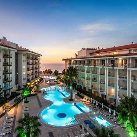 Ramada Hotel & Suites By Wyndham Κουσάντασι Εξωτερικό φωτογραφία