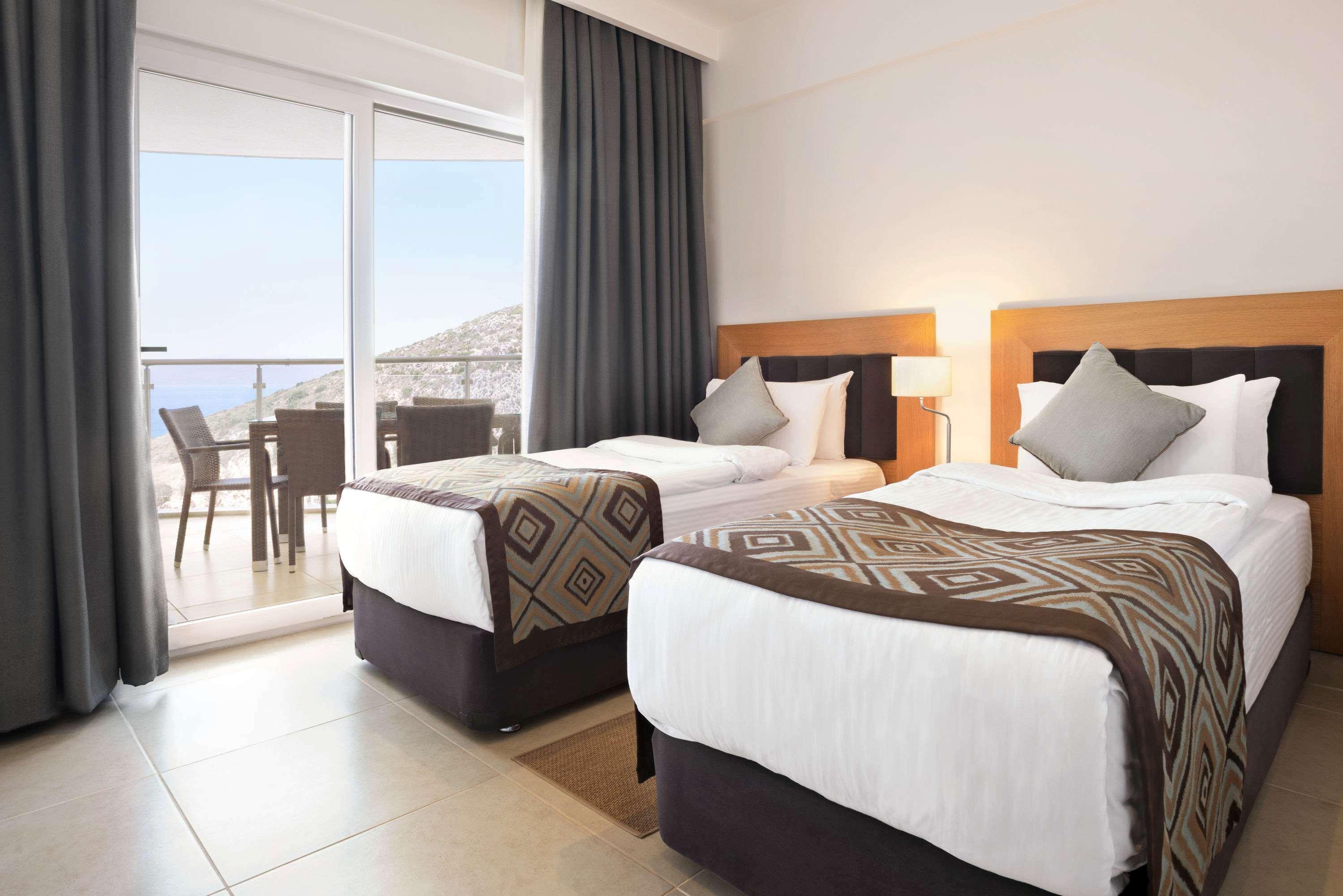Ramada Hotel & Suites By Wyndham Κουσάντασι Εξωτερικό φωτογραφία