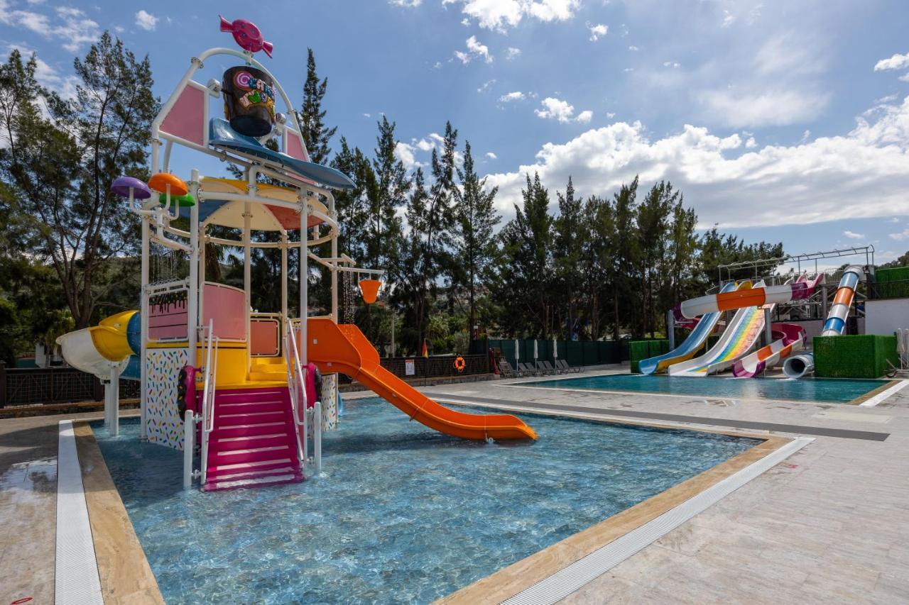 Ramada Hotel & Suites By Wyndham Κουσάντασι Εξωτερικό φωτογραφία