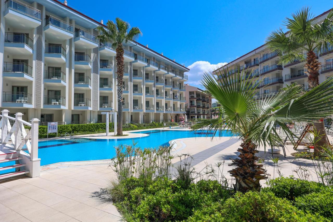 Ramada Hotel & Suites By Wyndham Κουσάντασι Εξωτερικό φωτογραφία