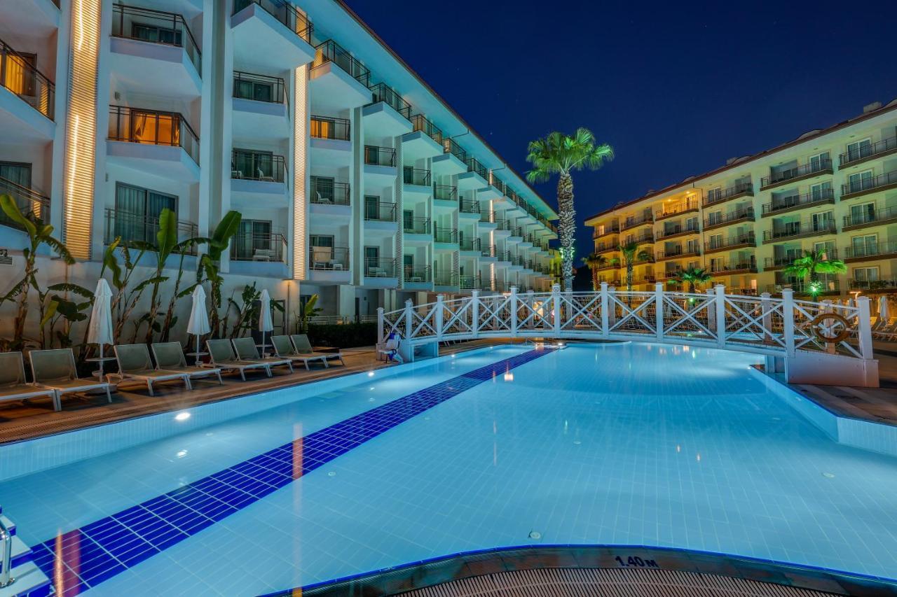 Ramada Hotel & Suites By Wyndham Κουσάντασι Εξωτερικό φωτογραφία