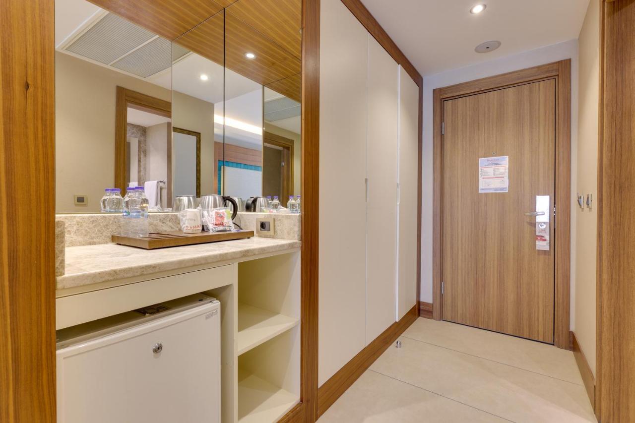 Ramada Hotel & Suites By Wyndham Κουσάντασι Εξωτερικό φωτογραφία