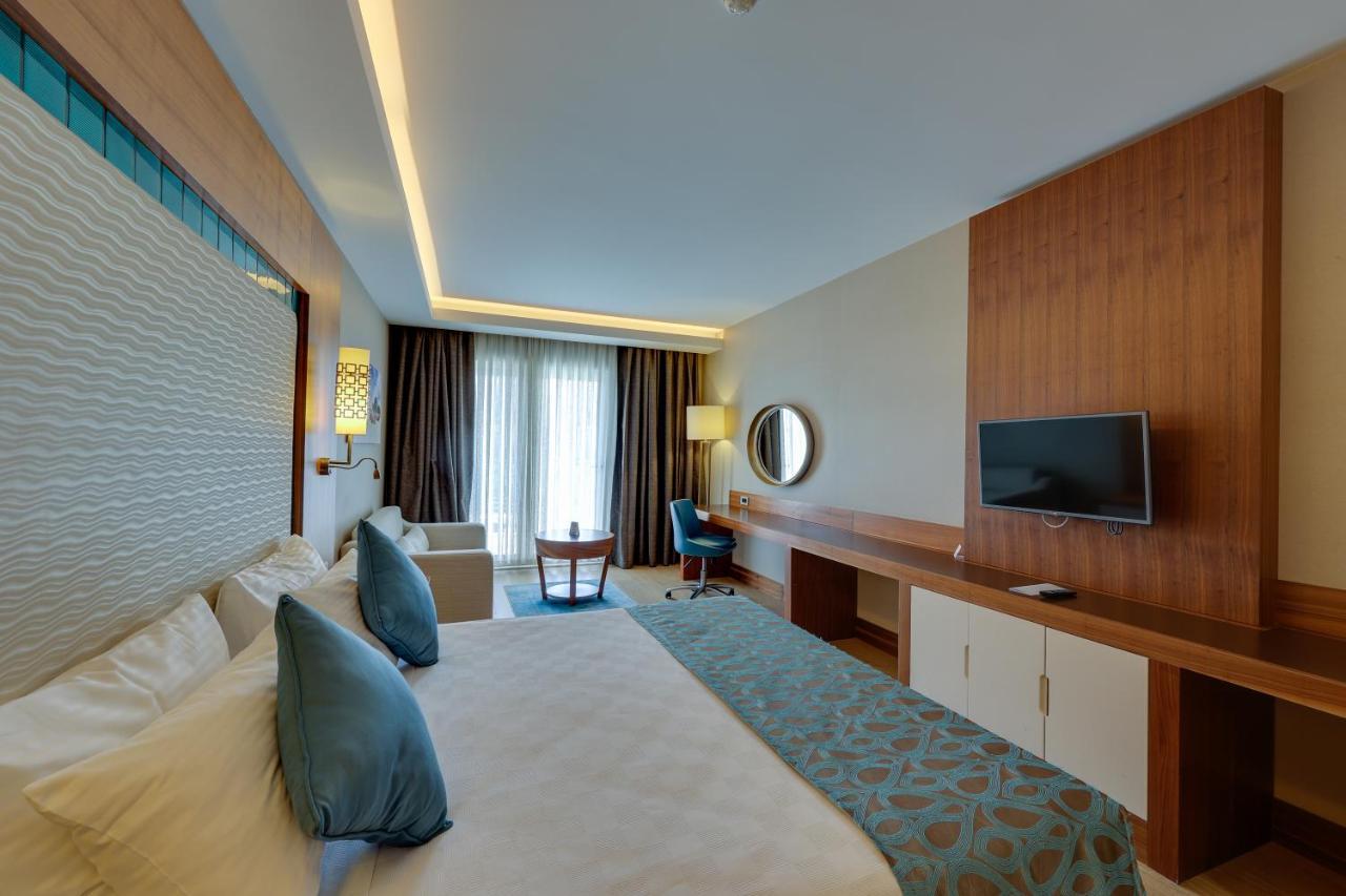 Ramada Hotel & Suites By Wyndham Κουσάντασι Εξωτερικό φωτογραφία