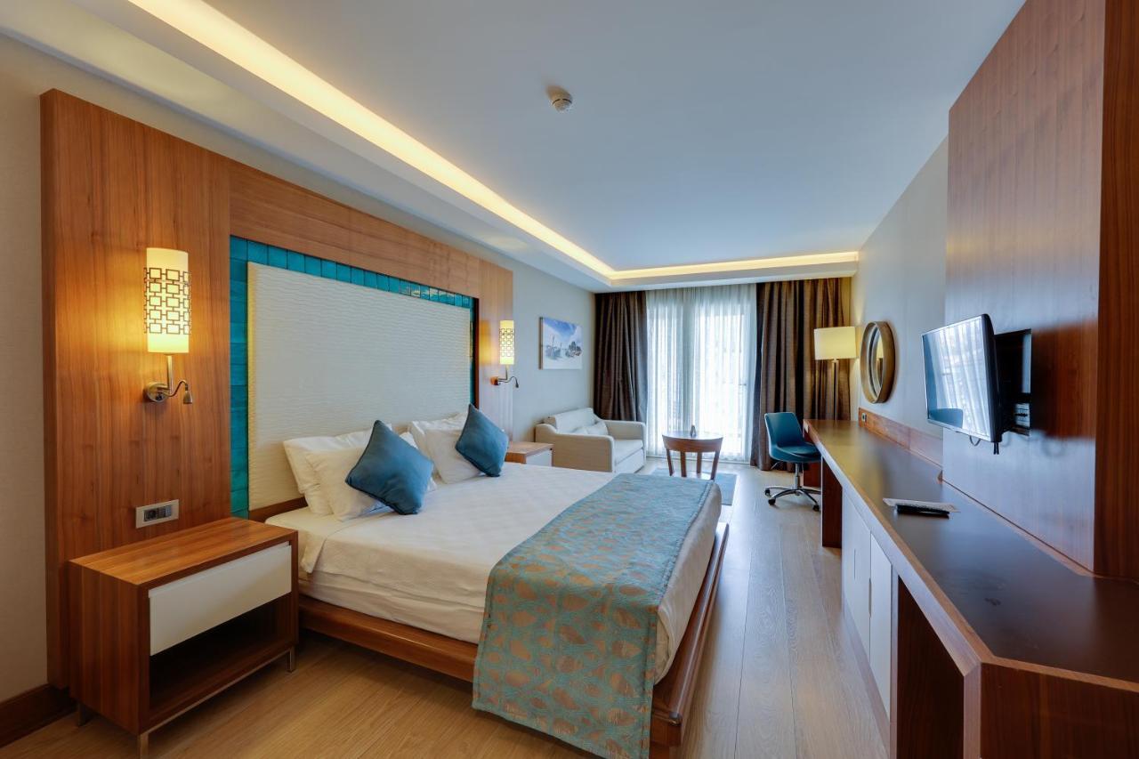 Ramada Hotel & Suites By Wyndham Κουσάντασι Εξωτερικό φωτογραφία