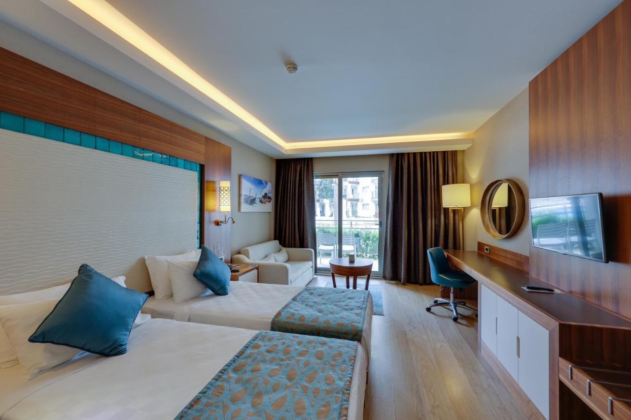 Ramada Hotel & Suites By Wyndham Κουσάντασι Εξωτερικό φωτογραφία