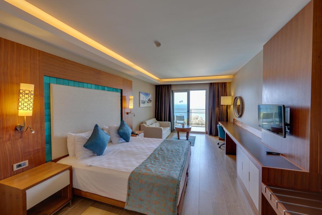 Ramada Hotel & Suites By Wyndham Κουσάντασι Εξωτερικό φωτογραφία