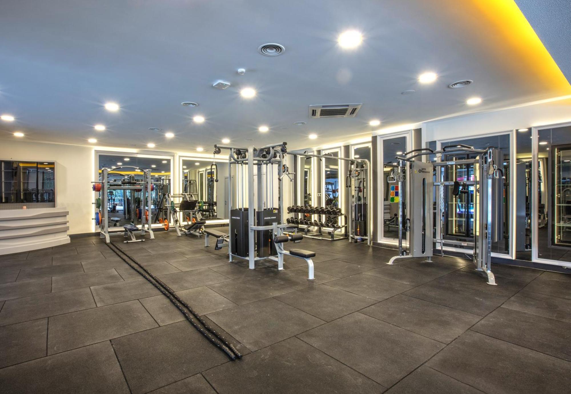 Ramada Hotel & Suites By Wyndham Κουσάντασι Εξωτερικό φωτογραφία