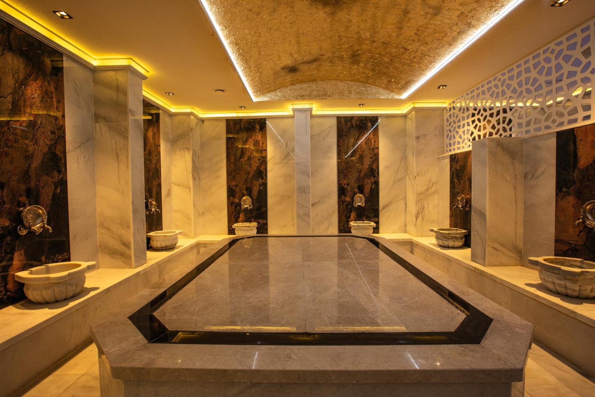 Ramada Hotel & Suites By Wyndham Κουσάντασι Εξωτερικό φωτογραφία